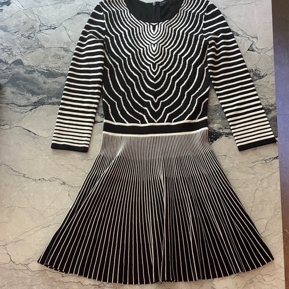 Marc By Marc Jacob’s Black and White Striped Dress - Picture 1 of 3